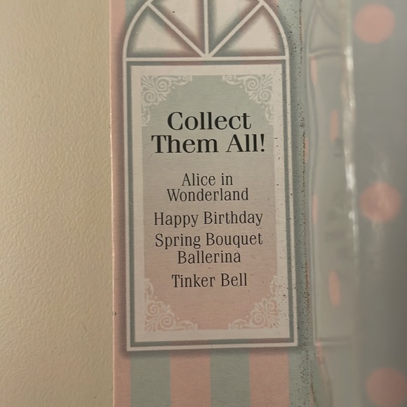 Madame Alexander Keychain Doll (Alice in Wonderland) - Picture 4 of 6